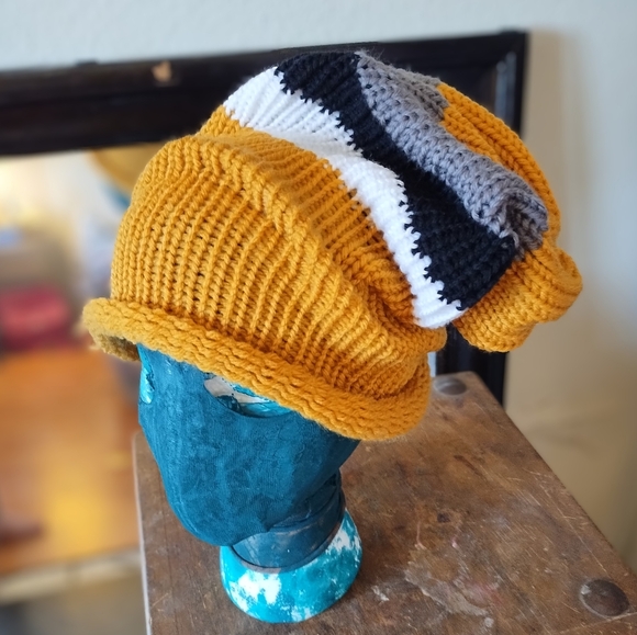 Beanie hat Winter Ski Snow cap stretchy yarn knit loom crochet handmade - Picture 2 of 5